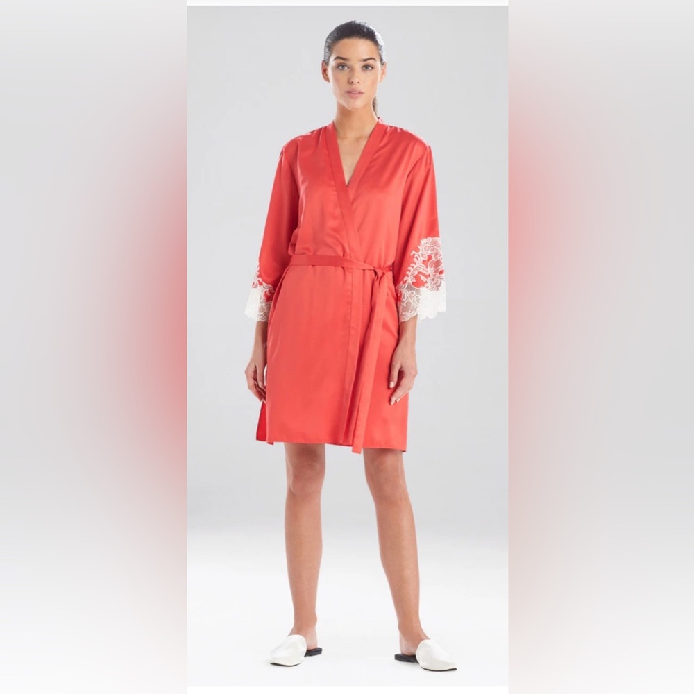 Natori Coral Robe with White Lace Trim NWT SOLD OUT ON NATORI WEBSITE